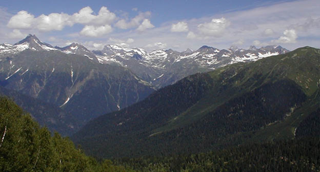 Горы Сванети. Фото: Kakha Kakhidze. P7300031 https://ru.wikipedia.org